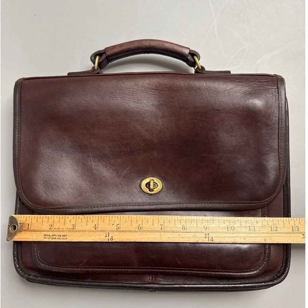 Unbranded note while